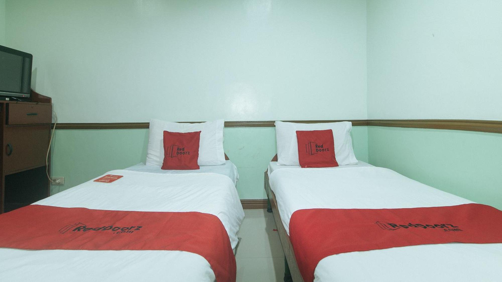 Reddoorz At Maanyag Pension House Mandaue Cebu Ngoại thất bức ảnh